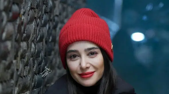 فیلم آواز باشکوه الناز حبیبی  با آهنگ ناصر عبداللهی ! / پربیننده شد !