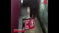 لحظه له‌شدن فجیع  مسافر میان واگن و سکوی مترو + فیلم