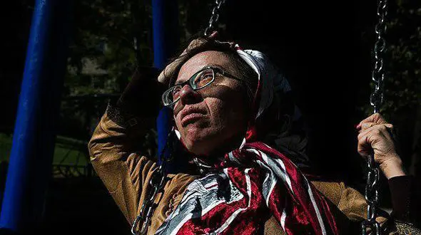  یک روز با دختران معلول عقب‌مانده ذهنی/ دخترانی که پدر و مادرشان را هم نمی‌شناسند +فیلم