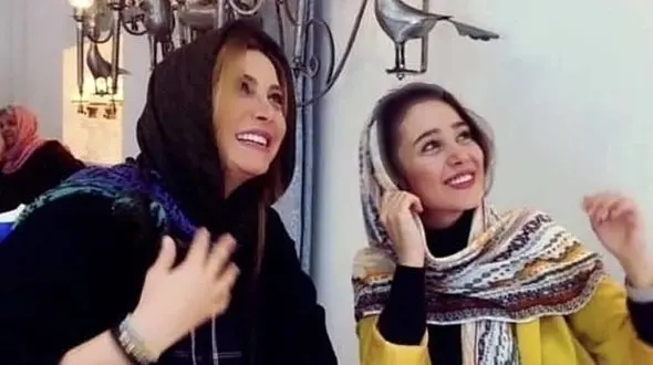 سفارش آبدوغ خیار مجلسی با نون ترد و خوشمزه الناز حبیبی در رستوران فریبا نادری+عکس/ توی این روزای گرم فقط این ترکیب میچسبه