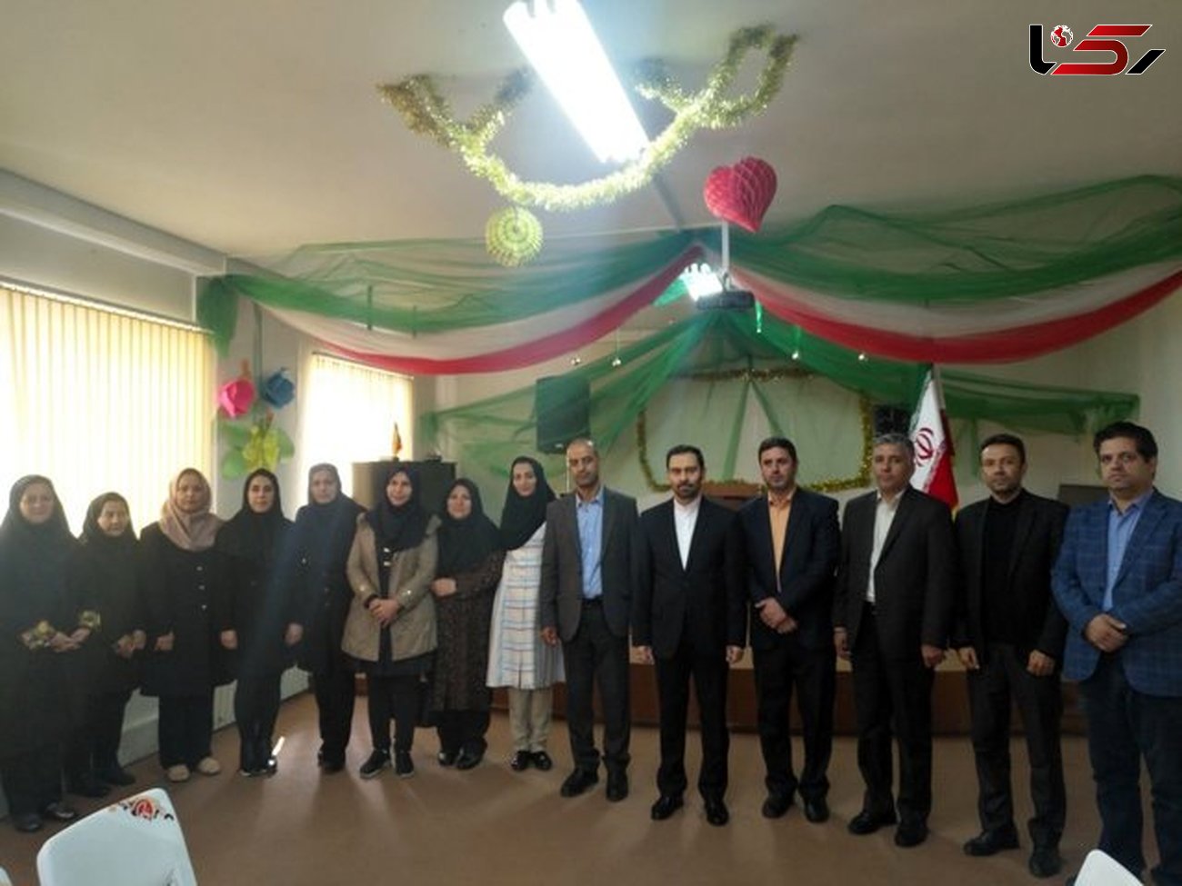 بازدید سفیر کشورمان از مدرسه سفارت در ایروان