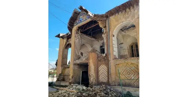 بخش‌هایی از عمارت تاریخی باغ سالاری شیراز فرو ریخت