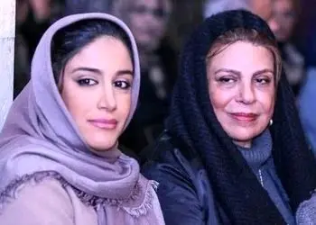 فیلم / غوغای گوهر خیراندیش با دختر زیبایش در سالن سینما /  صحبت های جالب او در حضور هنرمندان از جمله مهران مدیری و زنده یاد سعید راد ....