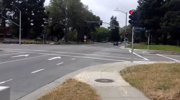 شوخی خطرناک دور از چشم ماموران پلیس + فیلم