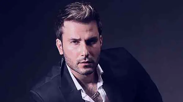 دانلود آواز شکوهمند مهدی احمدوند / دارم اینجا تک و تنها آب می شم