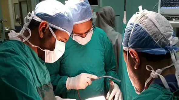 زنی با سر بریده زنده ماند! / دکتر کردی او را جراحی کرد