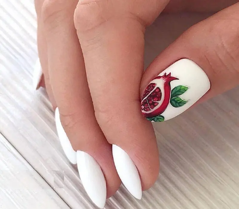 مدل ناخن برای شب یلدا ساده و مینیمال 2