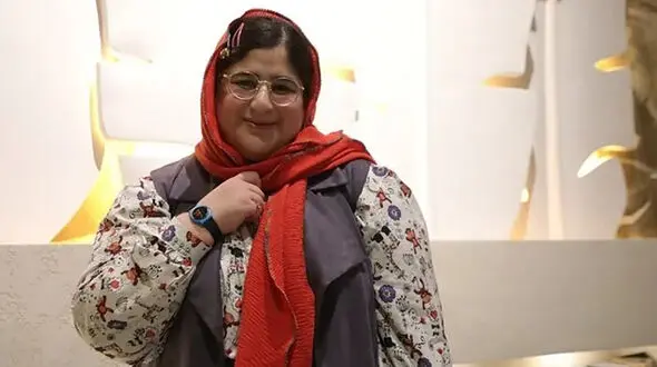 «دخترک چمدان‌به‌دست» میدان انقلاب، بازیگر مهران مدیری شد؛ قصه عجیب نگین صفری‌جم از فروش عروسک تا «قهوه پدری»