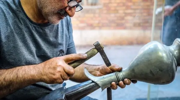 گفتگو با آخرین بازمانده نسل طلایی "ورشوسازی" / هنری تنیده‌شده در تاروپود تاریخ فرهنگی دزفول