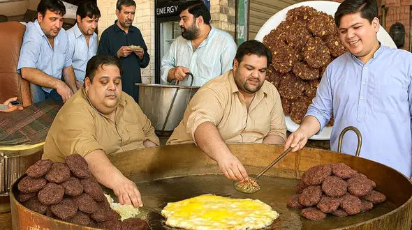 چپلی کباب چیست؟ چرا این غذای خیابانی در افغانستان محبوب است؟ + فیلم