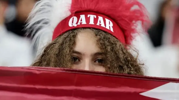 جنجالی‌ ترین زن جام‌ جهانی قطر 2022 کیست؟ / همه به او خیره ماندند!