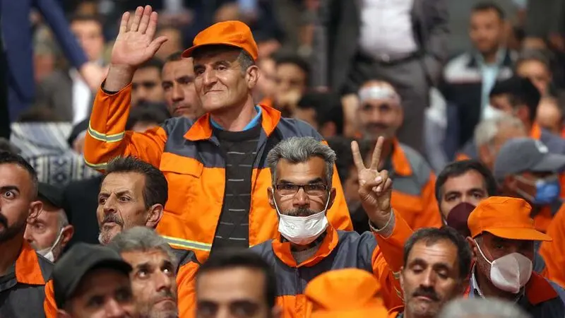 دیدار رهبری با کارگران