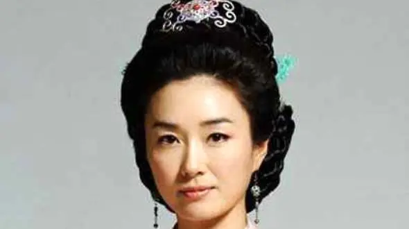 سلفی جدید بانو یوها سریال جومونگ در 52 سالگی/ اینا چرا پیر نمیشن+ عکش