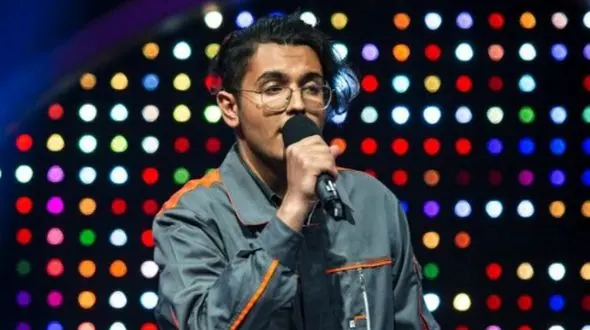 فیلم / مات و مبهوت شدن داوران صداتو از صدای بهشتی اپراتور بنزین .. / آهنگ لیلی تو مال من شدی ... زند وکیلی رو ترکاند