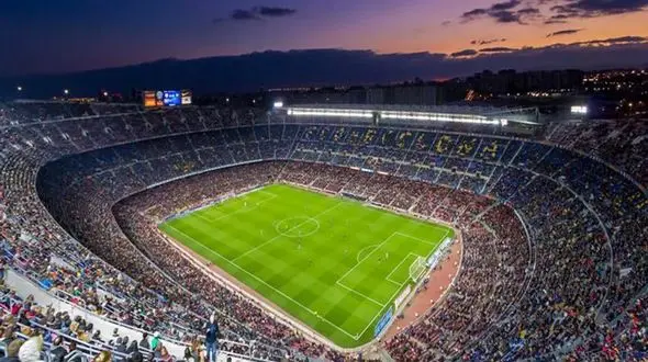 جنجال رقص در ورزشگاه آزادی / واکنش عجیب وزیر ورزش را ببینید + فیلم