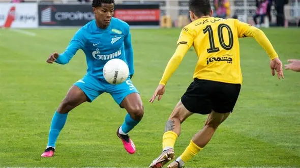 پنالتی از دست رفته اسدی و شکست سنگین سپاهان/ زنیت همان نیمه اول کار را تمام کرد!