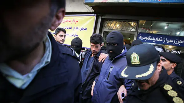 دعوای خونین در یکی از شعب بانک صادرات کاشمر