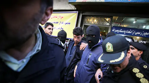 دعوای خونین در یکی از شعب بانک صادرات کاشمر