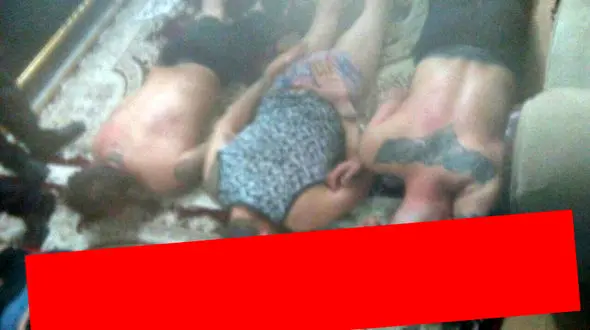 عجیب ترین عکس از 3 مرد مخوف زیر پای پلیس / آنها قاتلان بین المللی هستند!