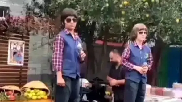 آواز شادیسم؛ اجرای برادران رادبند تو مدرسه که آهای سیاه زنگی میخونن چه بانمکن الهی