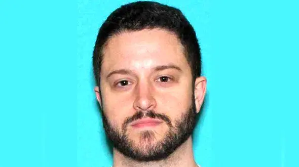 مدیرعامل یک شرکت دختر 16 ساله را وادار به روسپی گری کرد +عکس