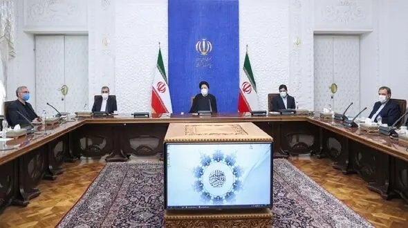 دستور رئیس جمهور برای تزریق دُز سوم واکسن کرونا به کادر درمان / رئیسی: قرنطینه هوشمند به صورت آزمایشی اجرایی شود