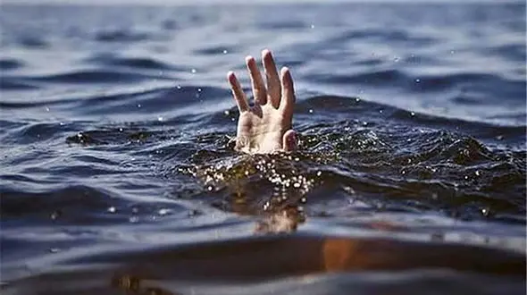غرق شدن پسر 12 ساله در برابر چشمان عمویش 