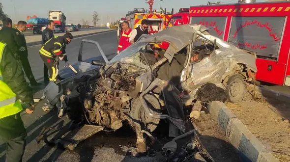 جاده زرین‌شهر دوباره قربانی گرفت / تصادف دلخراش با تلفات سنگین