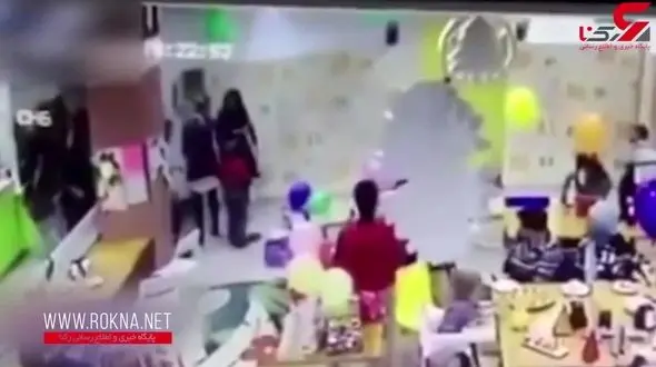 دوربین مداربسته رفتار جنون آمیز مادر جوان را ثبت کرد+فیلم