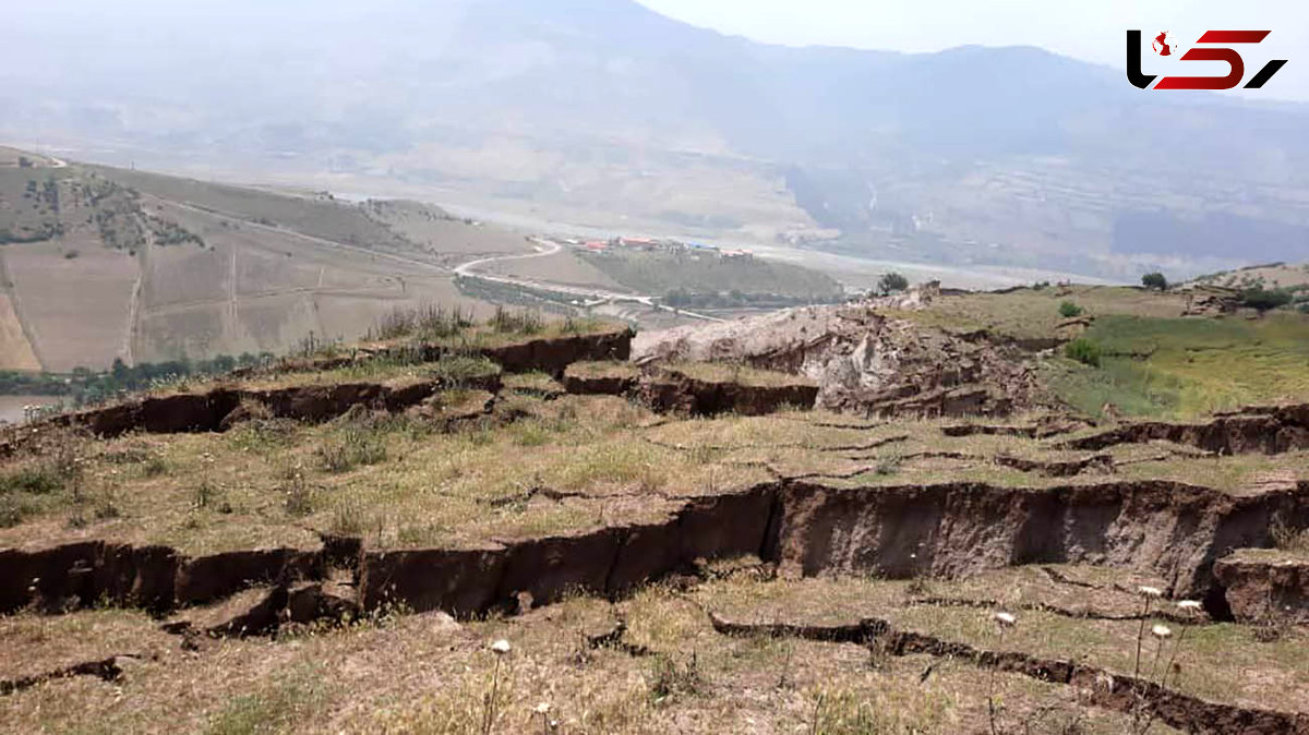 فیلم دهان باز کردن زمین در رودبار / روستای خرشک تخلیه شد + عکس 