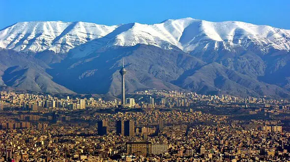 هوای تهران همچنان در وضعیت «قابل قبول»؛ شاخص کیفیت روی عدد ۷۷
