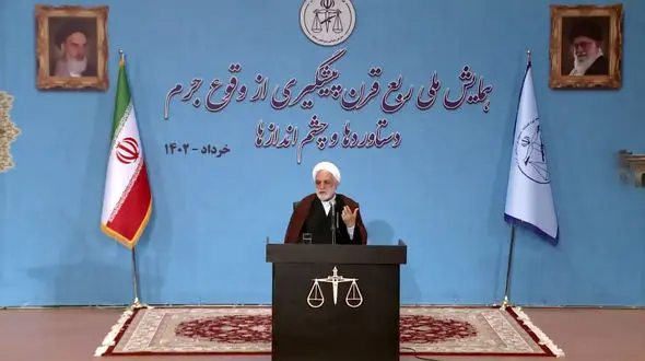 مردمی‌ بودن مجموعه نیروهای مسلح ما بی‌نظیر است/ حرمت افراد حفظ شود