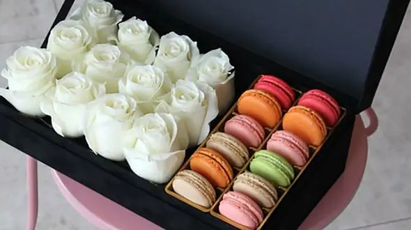 قیمت گل و قیمت شیرینی در روز مادر