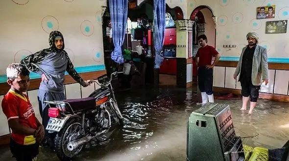 شهرهای خوزستان غرق در فاضلاب،شرکت نفت قدرالسهم پرداخت 
نمی کند/ به اجرا گذاشتن چک های کشاورزان پس از سیل