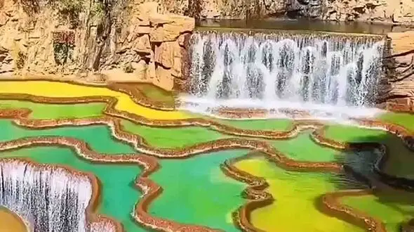 مشاهیر فرهنگی به کدام روستا می روند؟  + فیلم