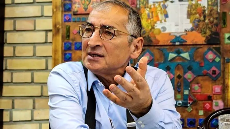 زیباکلام فعال سیاسی