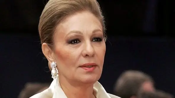 سفر به ایام قدیم / عکس دیده نشده از شیطنت مهلک دوره جوانی فرح پهلوی ! / دختر نرو بالا هاوالا !