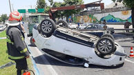 واژگونی خودروی سواری در بلوار شهید بهشتی رشت