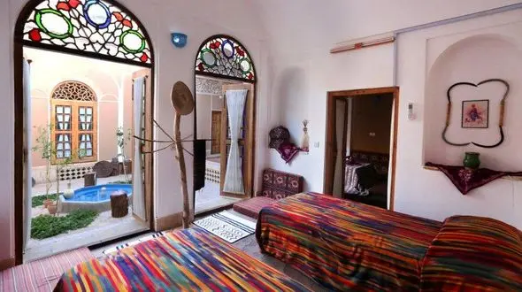 حال خوب گردشگری کاشان/ 20 اقامتگاه بومگردی و 2کارخانه نساجی سنتی مرمت و تجهیز می‌شود