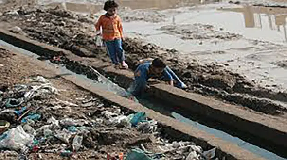 کودک 2 ساله خوزستانی در چاه فاضلاب کشته شد + فیلم