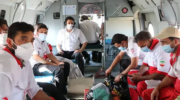 نجات 2 گردشگر و 2 محیط بان از مرگ در کرمان +عکس