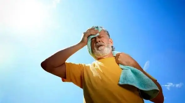 گرمازدگی چیست و چگونه از آن دور بمانیم؟