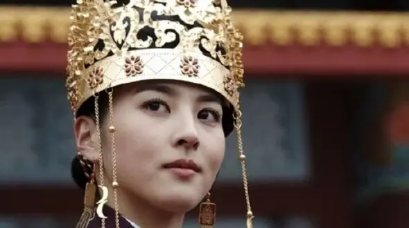  عکس/ بانو سوسانو تماشاگر ویژه بازی کره و استرلیا 