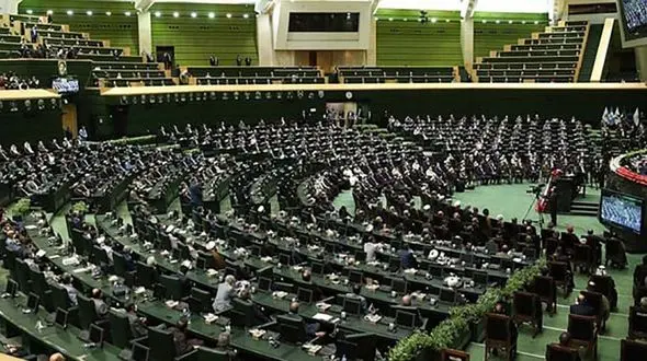 بررسی تقاضای اعمال اصل ۸۵ در لایحه حجاب در صحن علنی