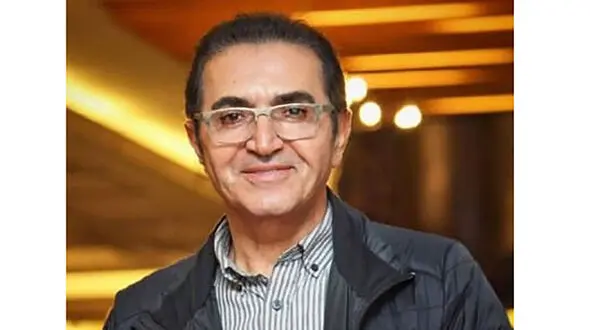 آواز خوانی یهویی فریدون آسرایی حال همه را خوب کرد!