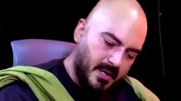 نیما شاهرخ‌شاهی در حین مصاحبه به گریه افتاد