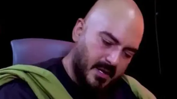 نیما شاهرخ‌شاهی در حین مصاحبه به گریه افتاد