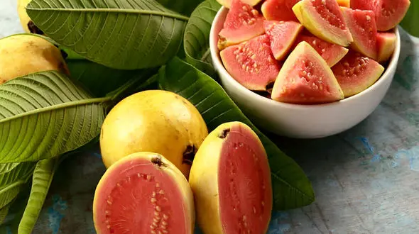 توقف ریزش مو با یک میوه جادویی