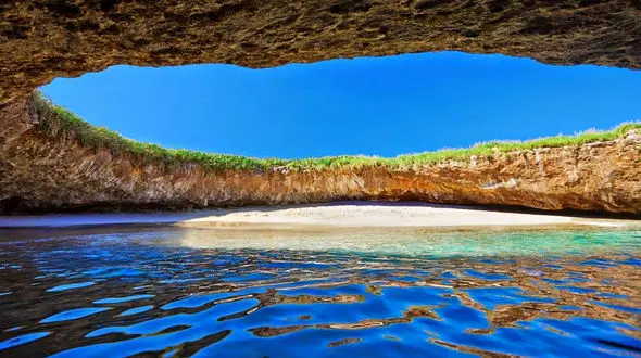 اسرار جنگی 2 جزیره در مکزیک + فیلم