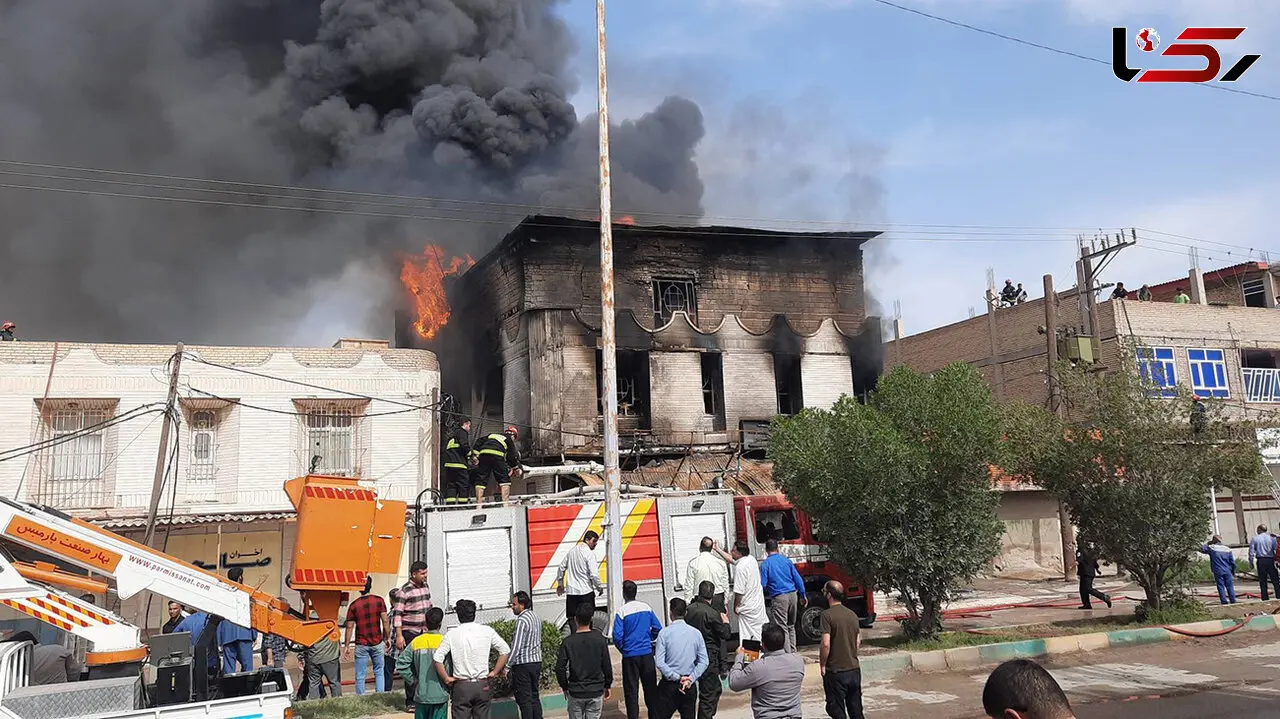 آتش سوزی  فروشگاه فرش در شادگان
